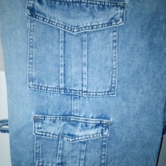 Women's Pants - Picture 4 of 9